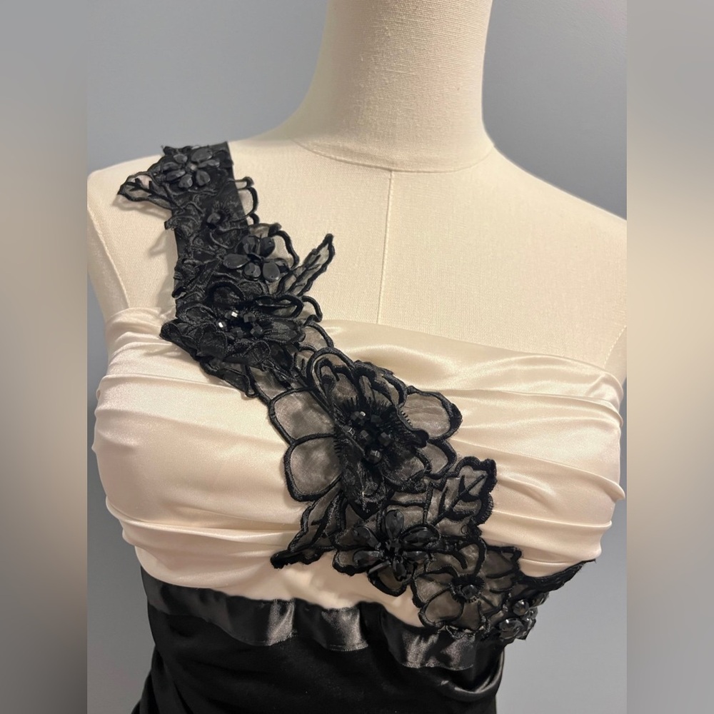 Cute Ruffled Mini Dress - Picture 4 of 6